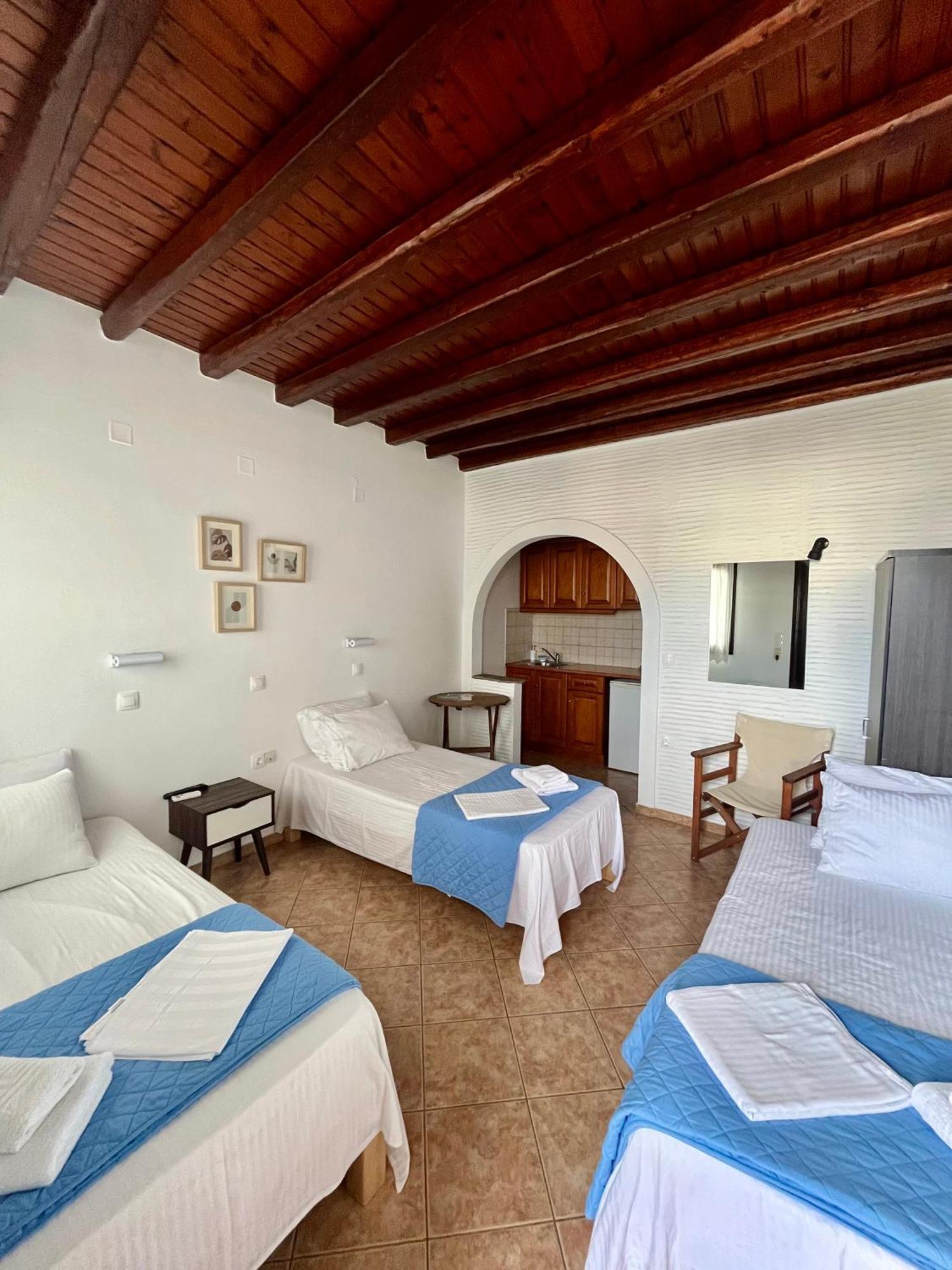 Spitalia Rooms Tinos Bagian luar foto